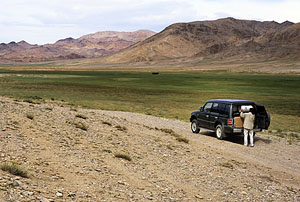 Auf der Fahrt zu den Przewalskipferden. Rast am Altai-Gebirge